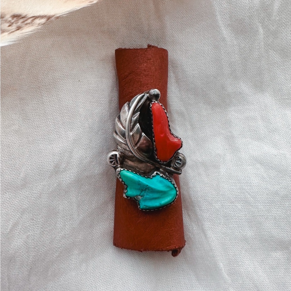 Vintage Size 5.5 Turquoise and Coral feather statement ring